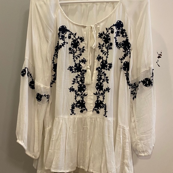 American Eagle Outfitters Tops - American Eagle blouse
